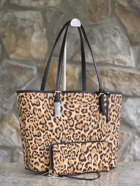 Michael Kors Handbags - Michael Kors Jet Set Medium Tote SET
